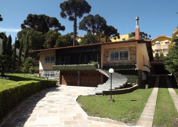 Casa, no bairro Centro em Canela