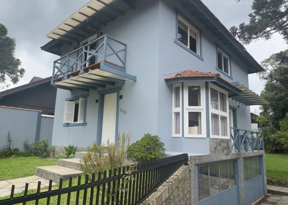 Casa, no bairro Vila Suíça em Canela