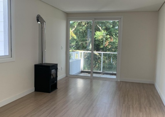 Apartamento, no bairro Centro em Canela