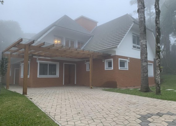 Casa de Condomínio em Canela