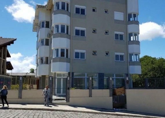 Apartamento, no bairro Centro em Canela