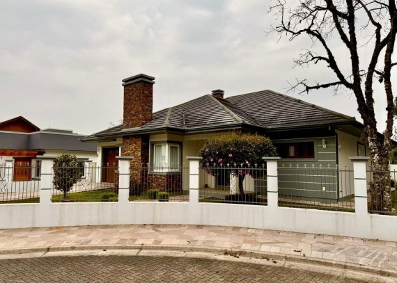 Casa, no bairro Carniel em Gramado