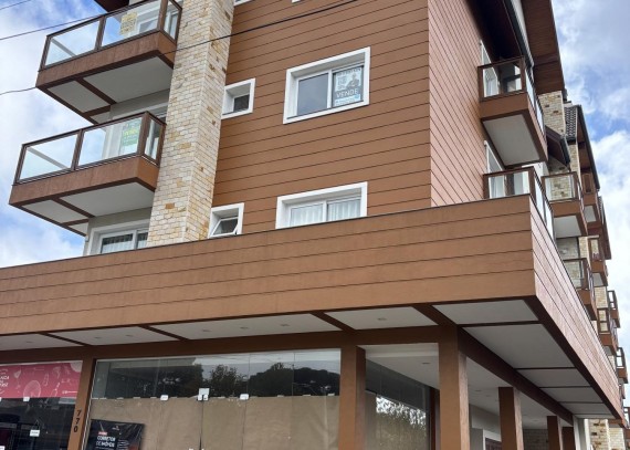 Apartamento, no bairro Centro em Canela