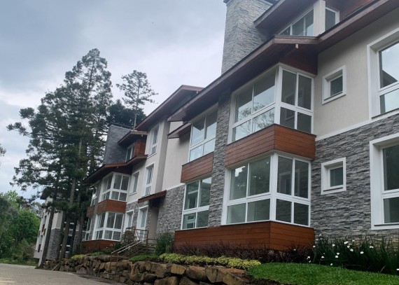 Apartamento, no bairro Centro em Canela