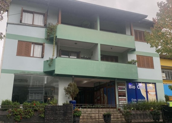 Apartamento, no bairro Centro em Canela