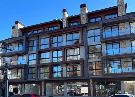 Apartamento, no bairro Centro em Canela