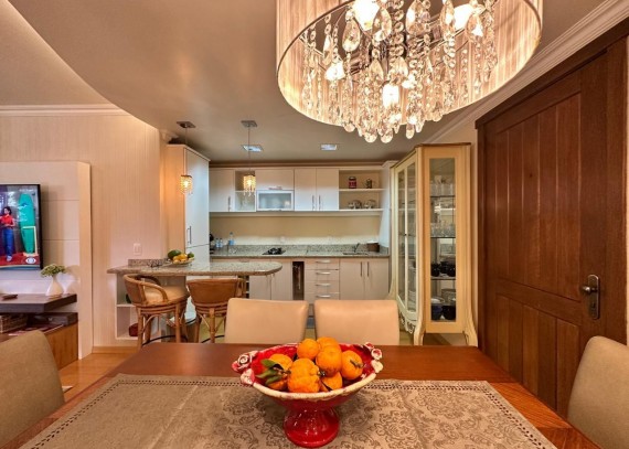 Apartamento, no bairro Centro em Gramado