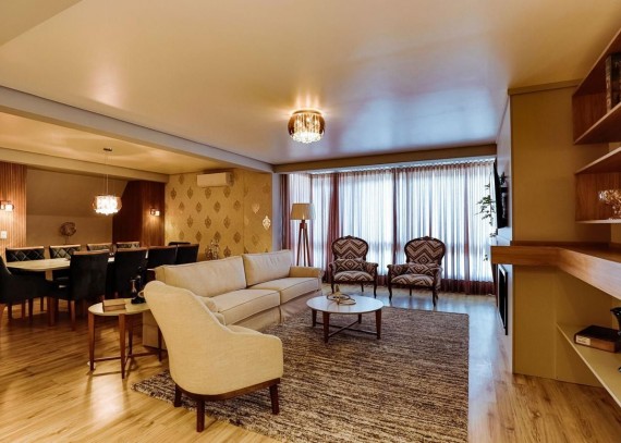 Apartamento, no bairro Centro em Gramado