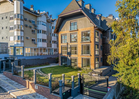 Apartamento, no bairro Centro em Canela