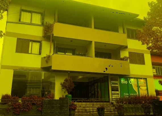 Apartamento, no bairro Centro em Canela