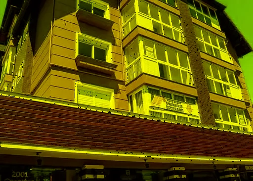 Apartamento, no bairro Centro em Gramado