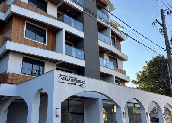 Apartamento, no bairro Centro em Canela