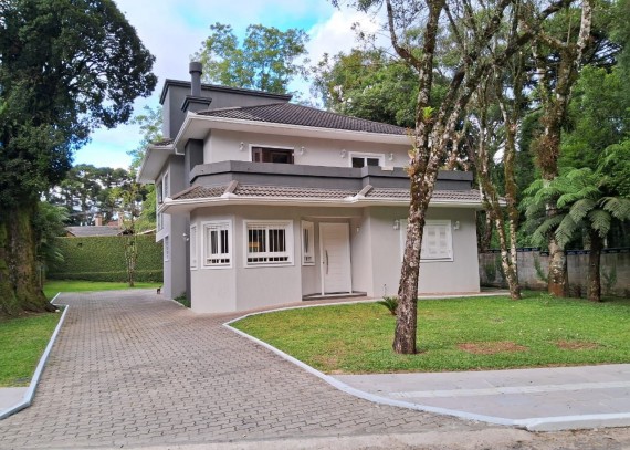 Casa, no bairro Ipê Amarelo em Gramado